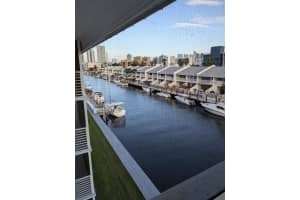 3550 NE 169th St APT 403, North Miami Beach, FL 33160, - MLS#A11911477