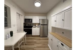 4310 Nw 12th Ct 302 Lauderhill, FL 33313 - MLS#A11911497