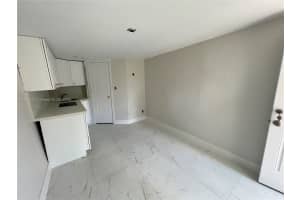 27 NE 5th Ave, Hialeah, FL 33010, - MLS#A11911526