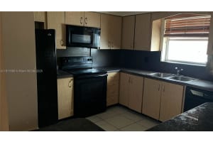 532 S Luna Ct, Hollywood, FL 33021, Sold 12/05/25