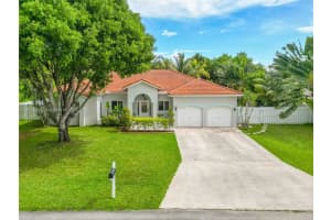 12743 Sw 220th St, Miami