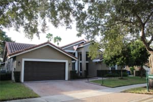 940 Lakewood Ct Weston, FL 33326 - MLS#A11911766