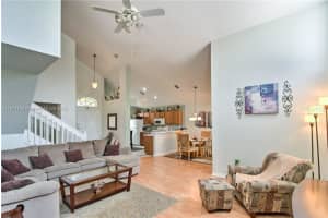 12502 Lake Vista Dr Tampa, FL 33534 - MLS#A11911769