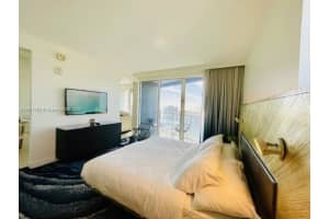 3101 Bayshore Dr 1701 Fort Lauderdale, FL 33304 - MLS#A11911774