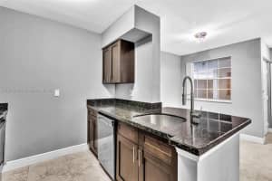 2820 N Oakland Forest Dr 208, Oakland Park