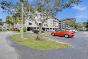 8010 Hampton Blvd 211 North Lauderdale, FL 33068 - MLS#A11911833