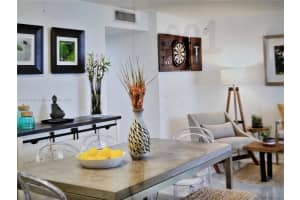 5845 Collins Ave 201 Miami Beach, FL 33140 - MLS#A11911846