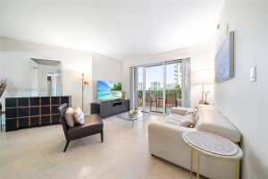 19900 E Country Club Dr APT 816, Aventura, FL 33180, - MLS#A11911855