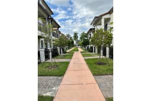 4553 Nw 83rd Path 4553 Doral, FL 33166 - MLS#A11911926