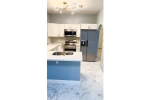 2320 Nw 52nd St, Miami