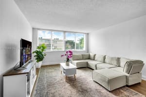 9125 Sw 77th Ave 202 Miami, FL 33156-7744 - MLS#A11911990