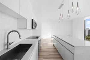 101 Diplomat Pkwy 911 Hallandale Beach, FL 33009 - MLS#A11912004