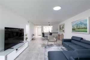 16171 Blatt Blvd APT 112, Weston, FL 33326, - MLS#A11912068