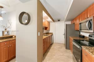 6917 Collins Ave APT 506, Miami Beach, FL 33141, - MLS#A11912140