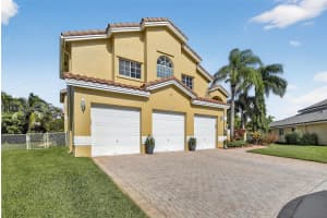 955 Nw 197th Ter Pembroke Pines, FL 33029 - MLS#A11912158