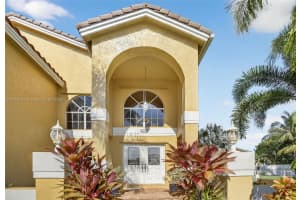 955 Nw 197th Ter Pembroke Pines, FL 33029 - MLS#A11912158