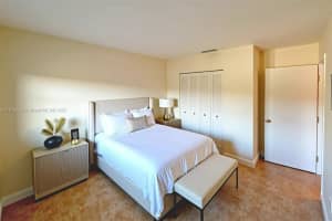 5174 NE 6th Ave APT 520, Oakland Park, FL 33334, Sold 12/22/25