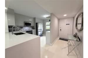 900 Sw 128th Ave 105d, Pembroke Pines