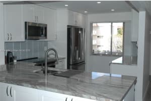 3571 Inverrary Dr 201, Lauderhill