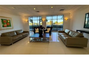 5700 Collins Ave 11b Miami Beach, FL 33140 - MLS#A11912325