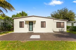 1745 Ne 182 St North Miami Beach, FL 33162 - MLS#A11912329