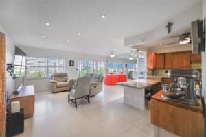 400 Diplomat Pkwy 704 Hallandale Beach, FL 33009 - MLS#A11912342