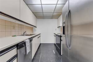 2457 Collins Ave 201 Miami Beach, FL 33140 - MLS#A11912376