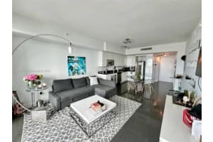 92 Sw 3rd St 4107, Miami