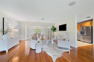 5620 Alhambra Cir Coral Gables, FL 33146 - MLS#A11912450