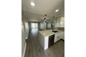 220 Sw 9th Ave 406, Hallandale Beach