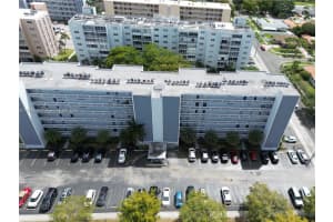 320 Ne 12th Ave 703 Hallandale Beach, FL 33009 - MLS#A11912539