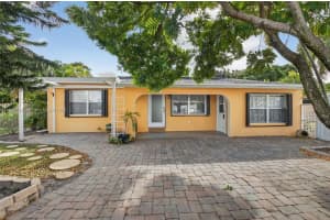 5172 Pine Tree Dr, Delray Beach
