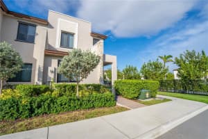 561 Ne 208th Ter 561 Miami, FL 33179 - MLS#A11912601