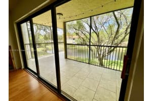 MLS# A11912610, Weston, Florida 33326