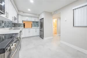 6563 Racquet Club Dr 124 Lauderhill, FL 33319 - MLS#A11912621