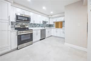 6563 Racquet Club Dr 124 Lauderhill, FL 33319 - MLS#A11912621