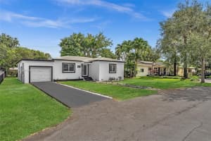 141 Nw 89th St El Portal, FL 33150 - MLS#A11912623