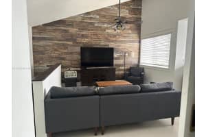 10040 NW 9th St Cir APT 202, Miami, FL 33172, - MLS#A11912746