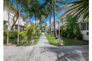 1197 Marseille Dr 12 Miami Beach, FL 33141 - MLS#A11912808