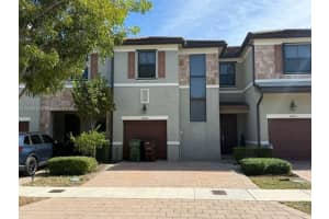 10009 W 32nd Ln, Hialeah 10009 W 32nd Ln, Hialeah