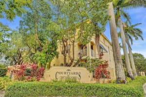 100 Jacaranda Country Club Drive, Plantation, FL 33324 - MLS#A11912942