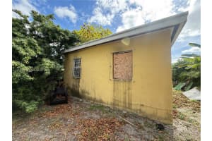 1865 NW 70th St, Miami, FL 33147, - MLS#A11912943