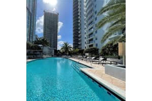 1060 Brickell Ave 1007, Miami