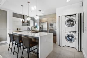 704 NE 5th St, Fort Lauderdale, FL 33301, - MLS#A11913091