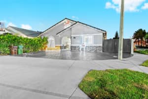 7416 W 32nd Ave Hialeah, FL 33018 - MLS#A11913127