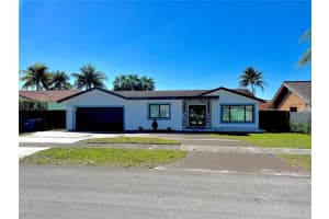 13320 Sw 1st St, Miami