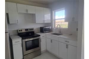 8225 Sunrise Lakes Blvd 309, Sunrise