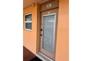 3001 NW 46th Ave APT 207, Lauderdale Lakes, FL 33313, - MLS#A11913314