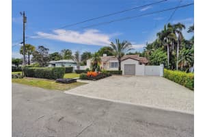 1102 Ne 117th St Biscayne Park, FL 33161 - MLS#A11913331