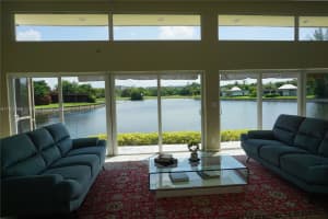 4511 King Palm Dr Tamarac, FL 33319 - MLS#A11913356